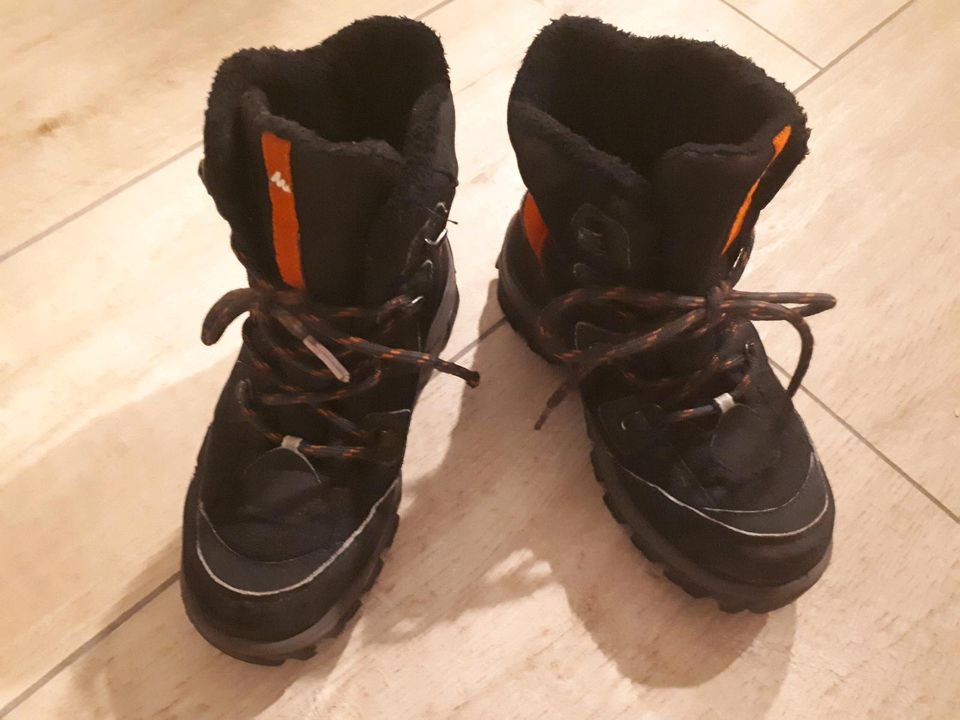 Boots Wanderschuhe Trekkingschuhe Stiefel Gr.31 in Niederndodeleben