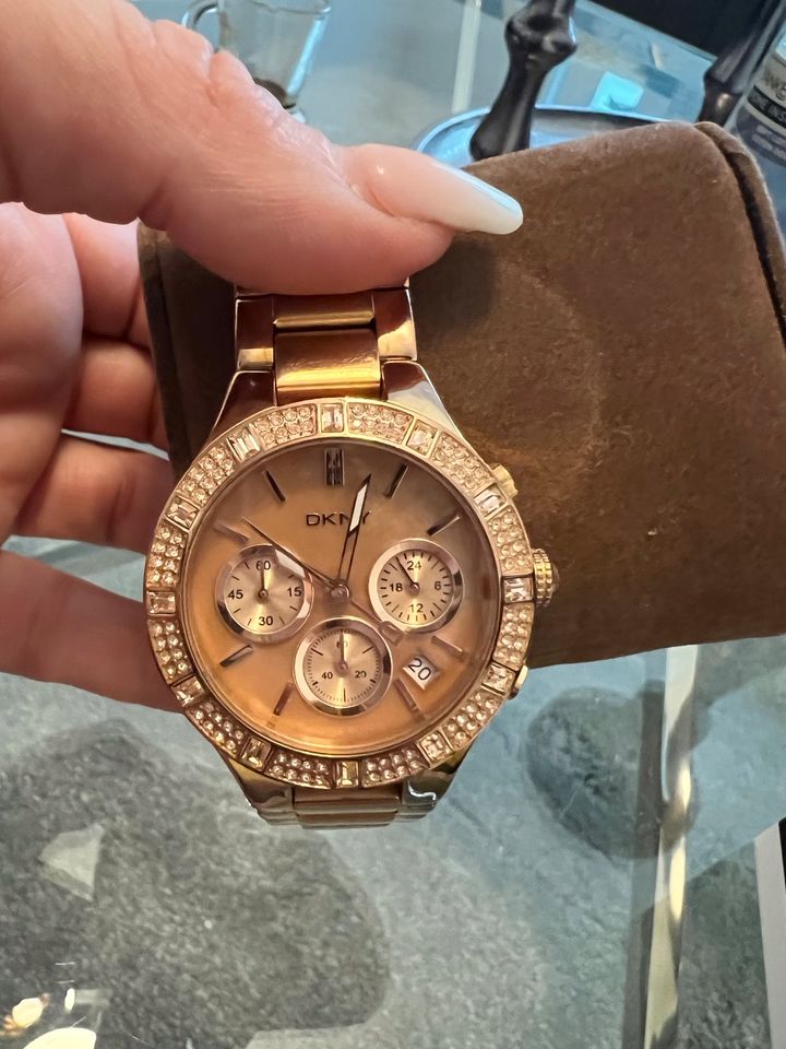 Dkny Uhr Roségold in Köln - Kalk | eBay Kleinanzeigen ist jetzt  Kleinanzeigen