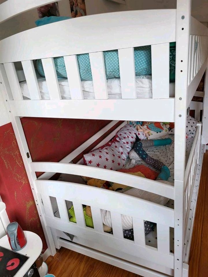 Weißes Hochbett, 3 Schlafplätze mit Schubladen in Norderstedt