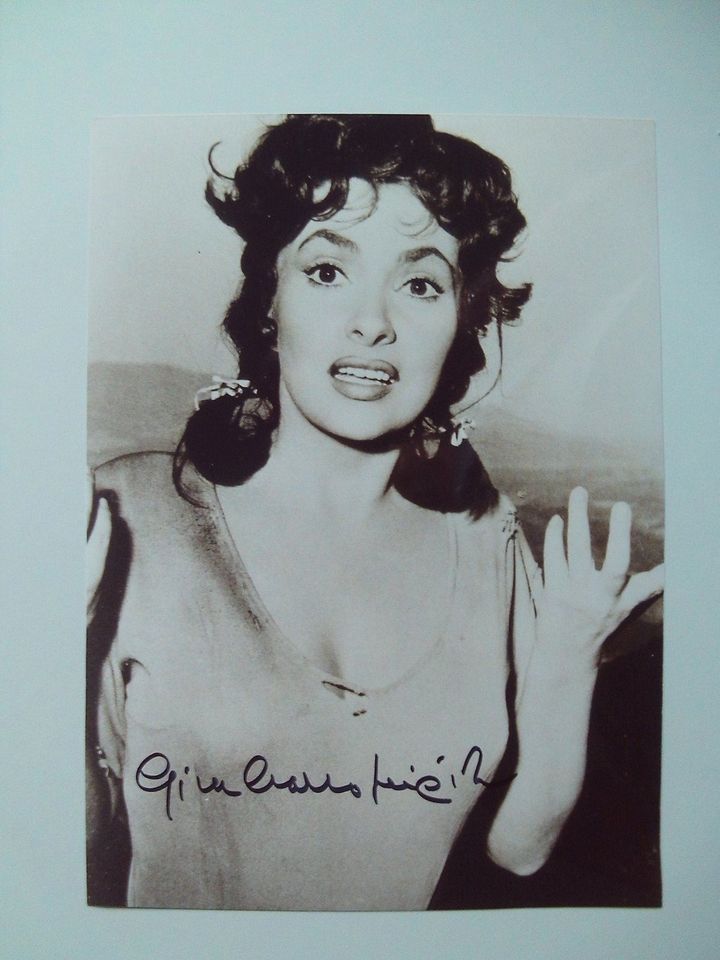Gina Lollobrigida (+) orig. Autogramm 20x25 in Achim