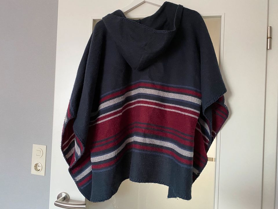 Poncho Gr. ca. 152 in Dithmarschen - Tellingstedt | eBay Kleinanzeigen ist  jetzt Kleinanzeigen