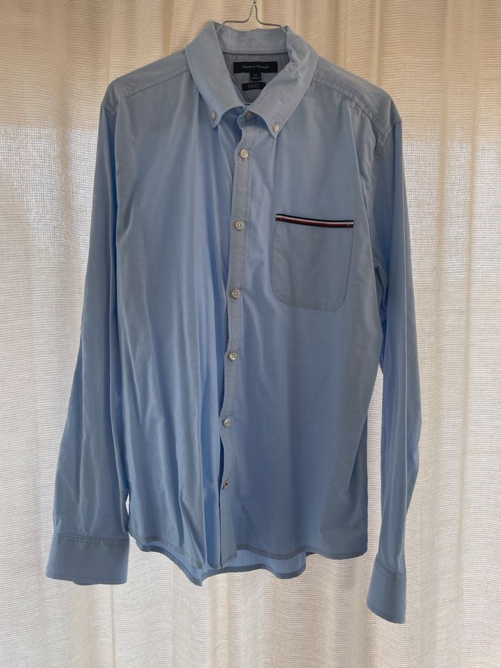 Tommy Hilfiger Hemd blau Gr. L Top Zustand in Schwieberdingen