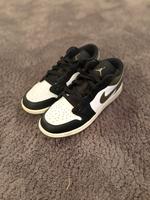 Jordan 1 low grün,weiß,schwarz Gr.40 Nordrhein-Westfalen - Minden Vorschau