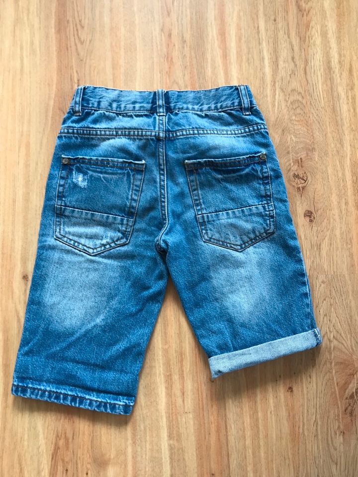Jeans, Shorts, Bermuda, blau, Sommer, Gr. 128 in Grünstadt