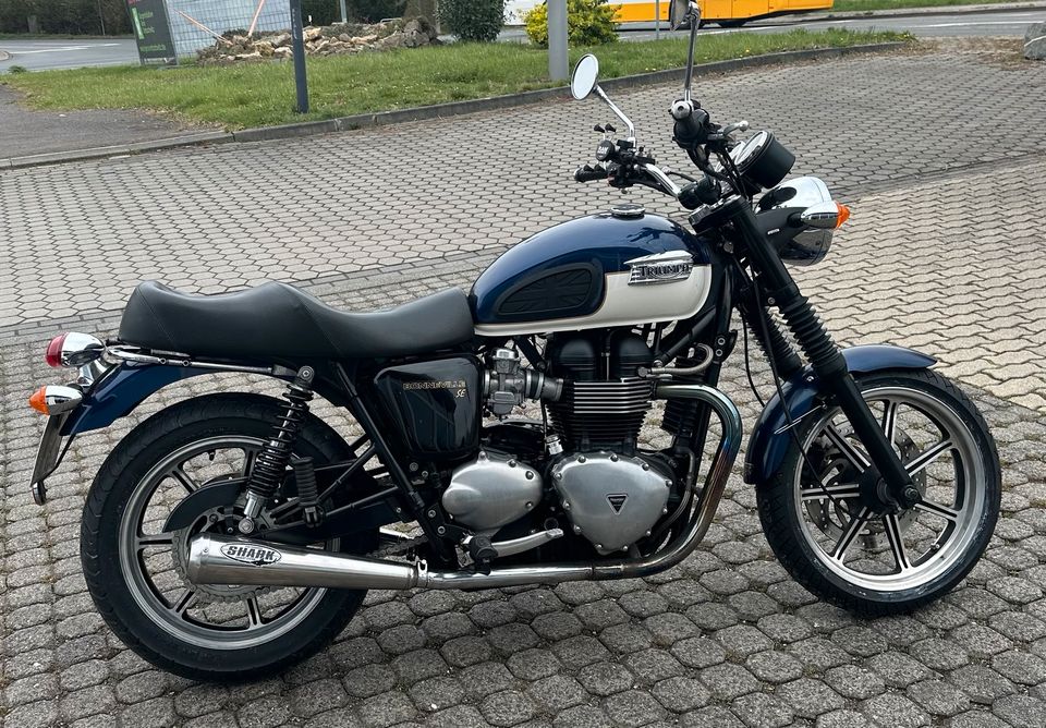 Triumph Bonneville SE EFI special Edition xxl service alles NEU in Gera