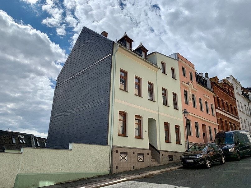Ein-/Zweifamilienhaus mit 2 Garagen in Reichenbach ! in Reichenbach (Vogtland)