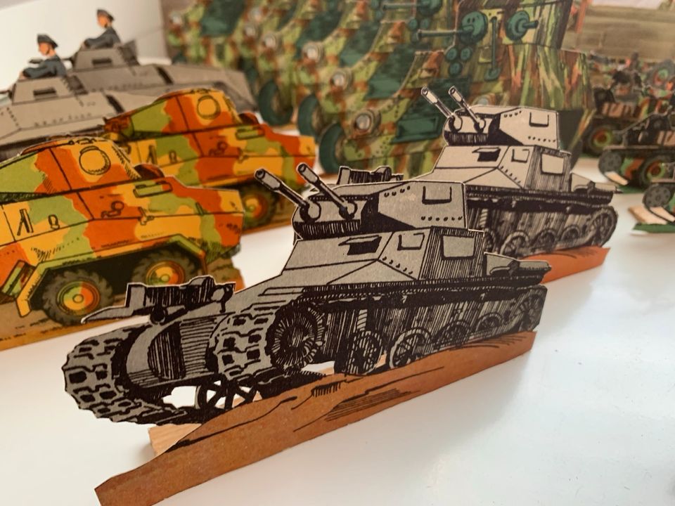 1939-45! Orig. Spielzeug Fahrzeuge Panzer Wehrmacht 2. Weltkrieg in Dürbheim