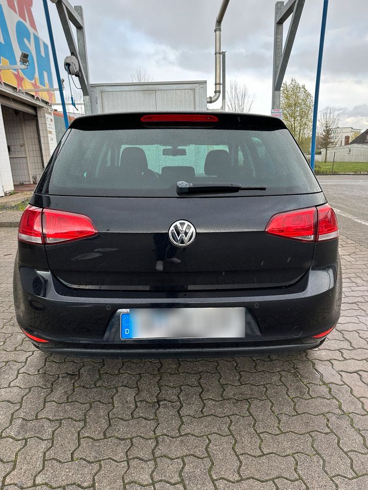 Volkswagen Vw Golf 7 1.2 sehr guten Zustand, TÜV neu! in Wunstorf