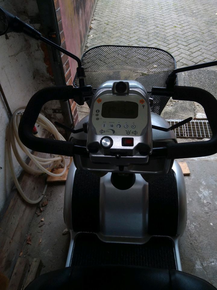 E-Scooter mit neuen Akkus in Lehrte