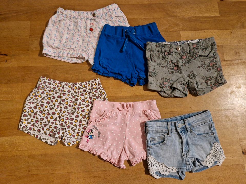 Sommer Shorts 98/104 kurze Hosen H&M Jeans Spitze Leo vertbaudet in Bergisch Gladbach