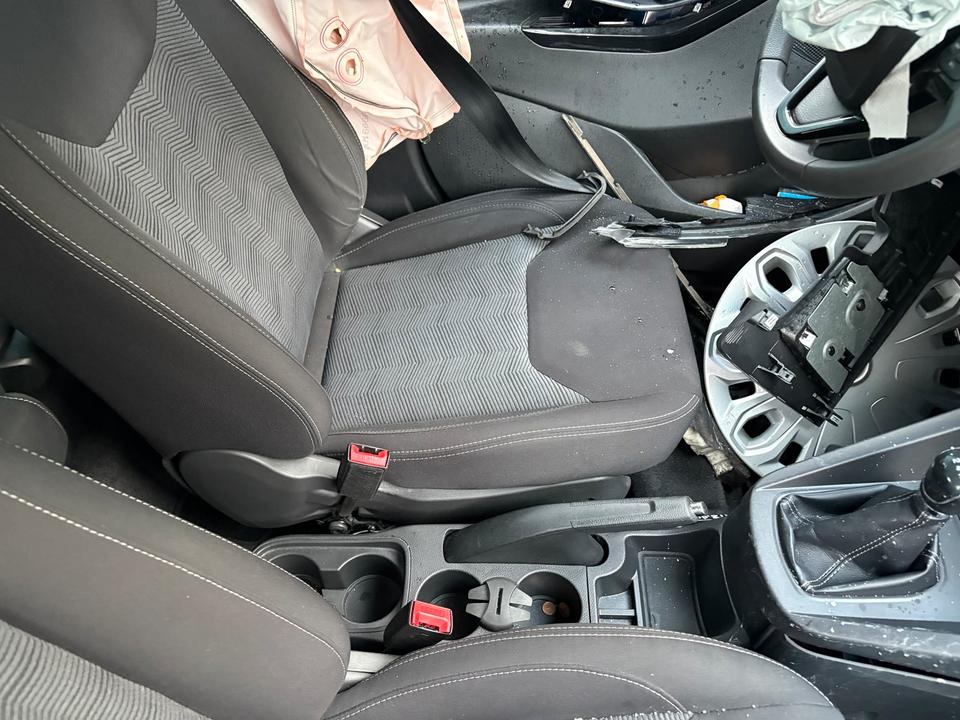Schlachtfest Ford Ka+ III UK FK 1,2 Ti-VCT YSKD Indic Blau 2017 in Kerpen