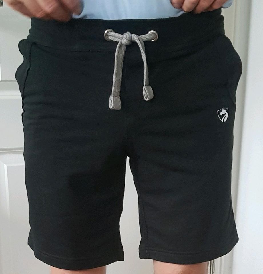 Diverse Shorts kurze Hosen in Ostbevern