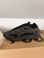 Yeezy Boost 700 V3 Clay Brown Gr. 45 1/3 NEU Frankfurt am Main - Sachsenhausen Vorschau