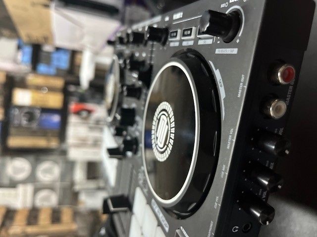 Reloop Ready DJ Controller in Centrum