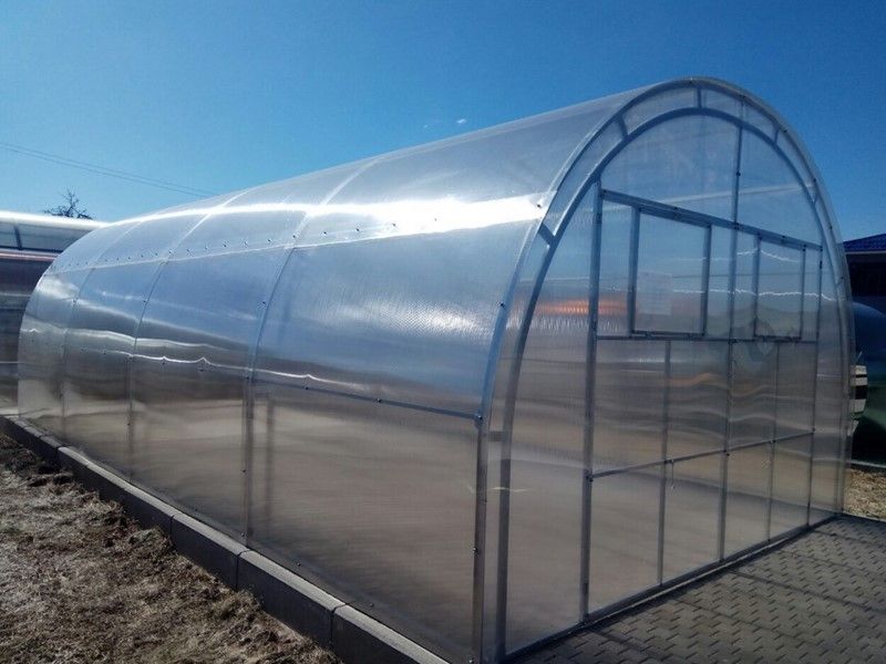 Gewächshaus 4x4 m (bis 4x20 m)  Frieda, 6 - 10 mm Polycarbonat in Klein Rogahn