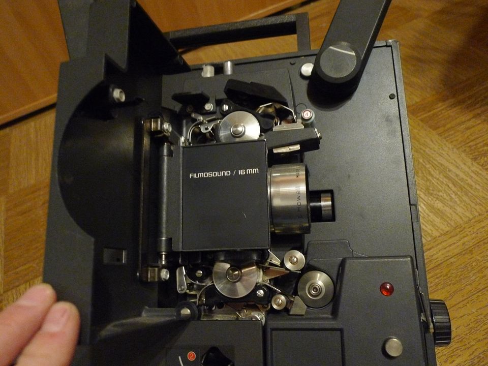 Filmprojektor Bell Howell TQ II in Lahnau