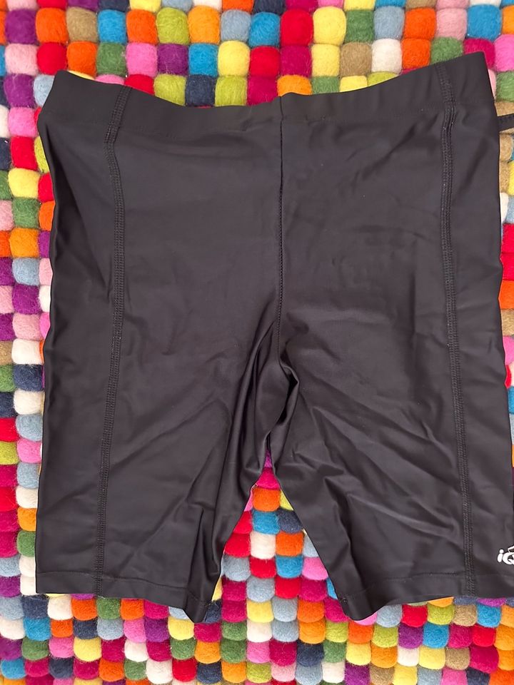 IQ-UV Schwimm Shorts Mädchen/ Junge Gr. XXS - sehr guter Zustand in Frankfurt am Main