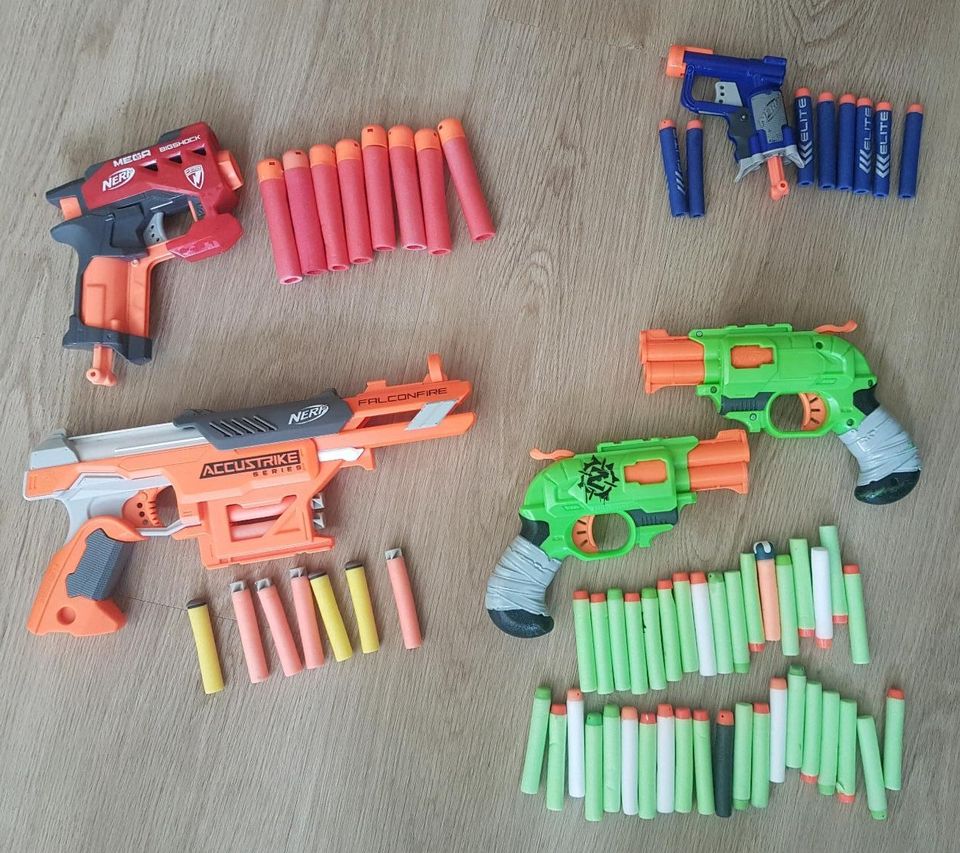 Nerf Set, 5x Nerf + Pfeile in Esslingen