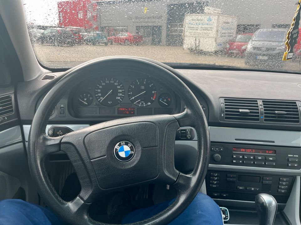 BMW 520i E39, 2 HAND, TÜV NEU in Erlenbach am Main 