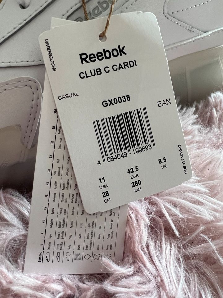 Reebok x Cardi B Club C Sneaker White NEU in Stadthagen