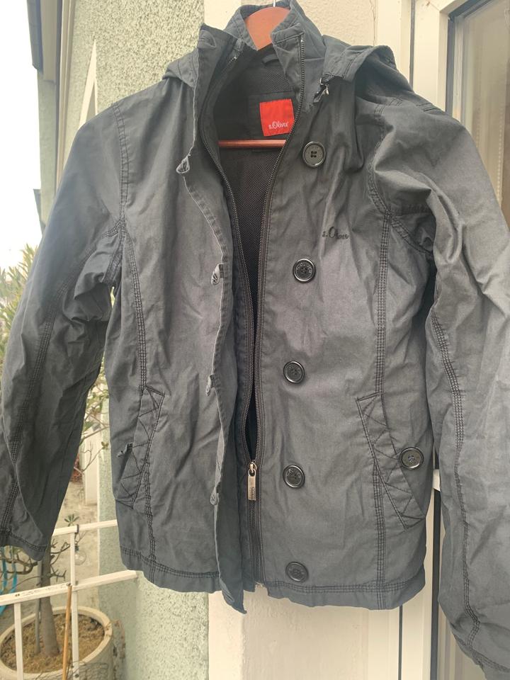Ungetragene Schwarze leichte Outdoor Jacke S. Oliver, Gr. 36 in München