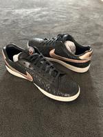 Nike Sneaker schwarz/rosegold Baden-Württemberg - Trossingen Vorschau