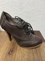 High heels Stiefeletten gr 39 Hessen - Allendorf Vorschau