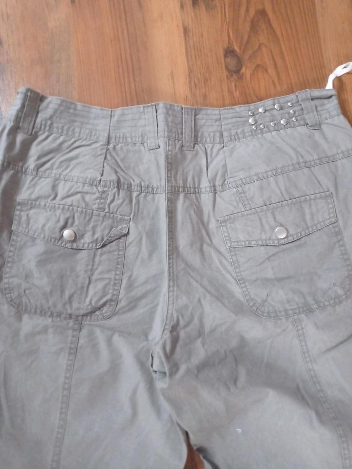 Damen Shorts 42/44 in Bergen