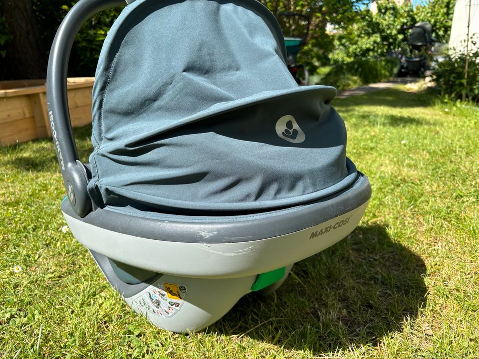 Maxi Cosi Coral 360 i-size isofix Babyschale Kindersitz in Konstanz