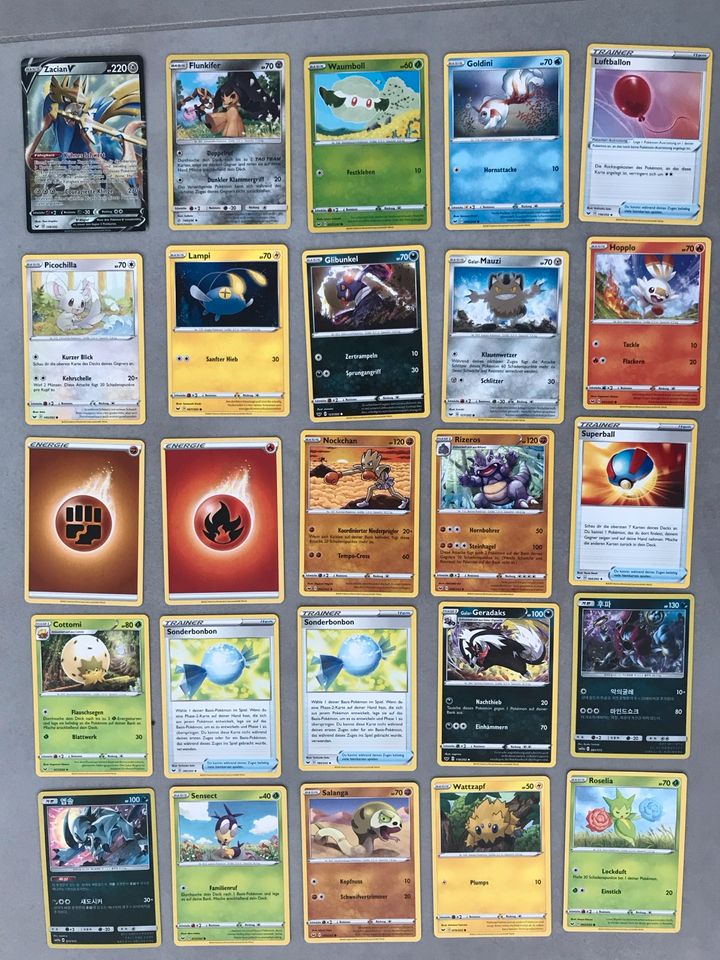 25 Pokémon Karten (inkl. 2  Reverse Holo + 1 v) in Stuttgart