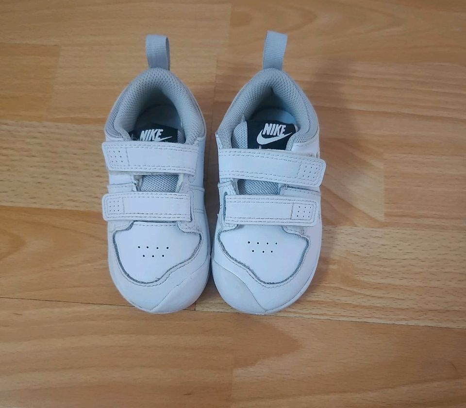 Kinder Nike Schuhe gr.22 in Bremen