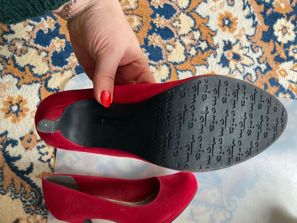 Tamari’s high heels rot 40,5, Neupreis 60€ in Springe