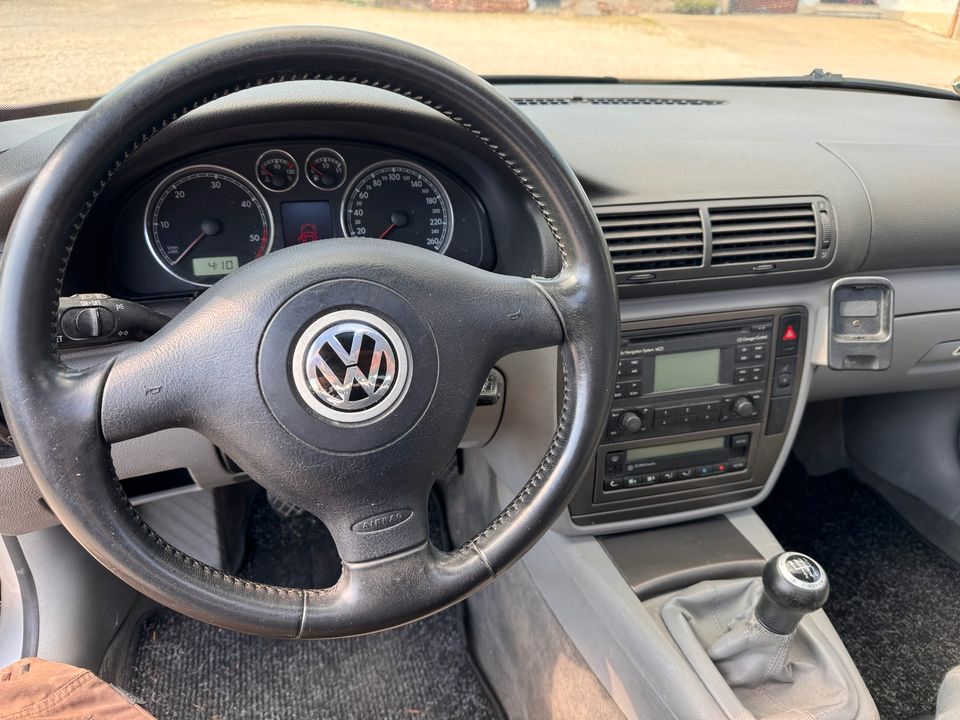 VW Passat B5 Limousine 1.9 TDI 4Motion Schiebedach Sitzheizung in Dingolfing