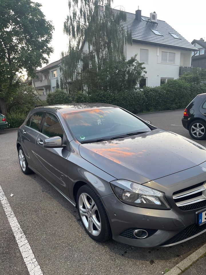 Verkauft wird ein Mercedes A 180 in Leonberg