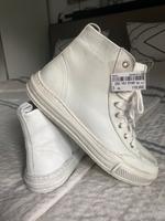 Sneaker echt Leder Gr. 40 weiß Chucks Turnschuhe Mecklenburg-Vorpommern - Stralsund Vorschau