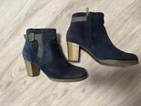 Tom Tailor: blaue Leder Stiefelette mit Blockabsatz, 41 Nordrhein-Westfalen - Olpe Vorschau