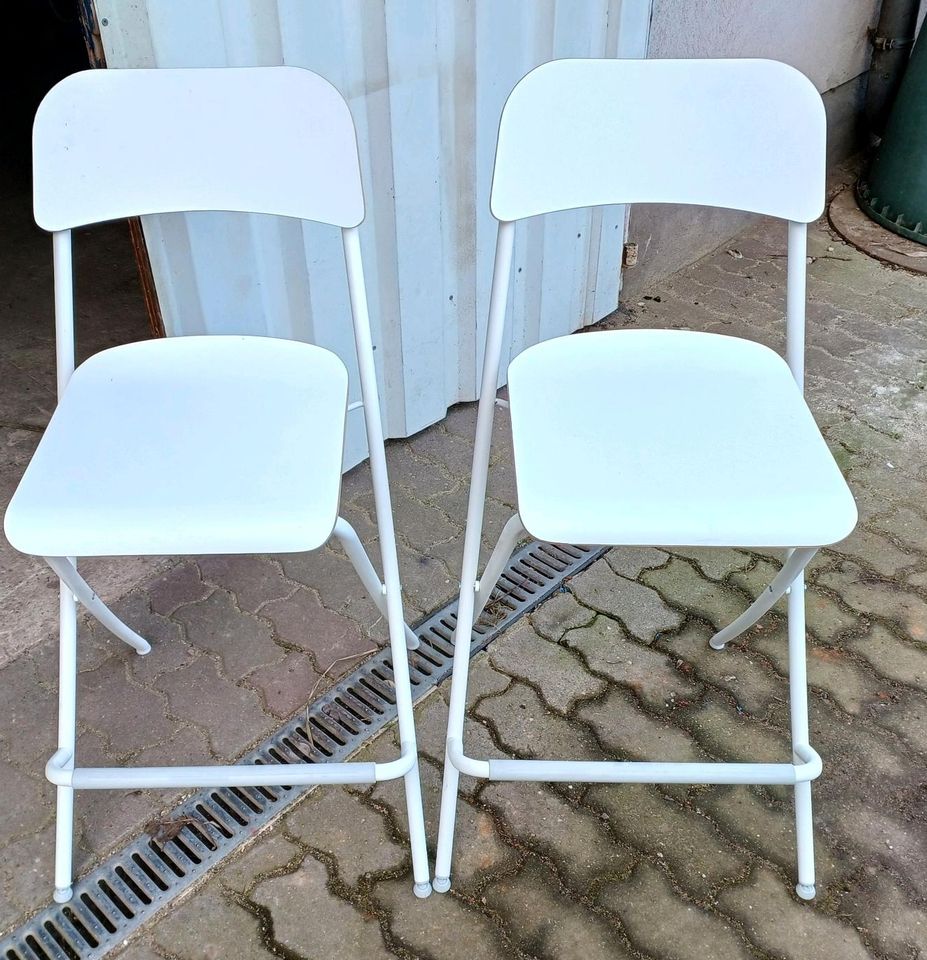 2 Ikea Barhocker plus Wandtisch in Hohe Börde