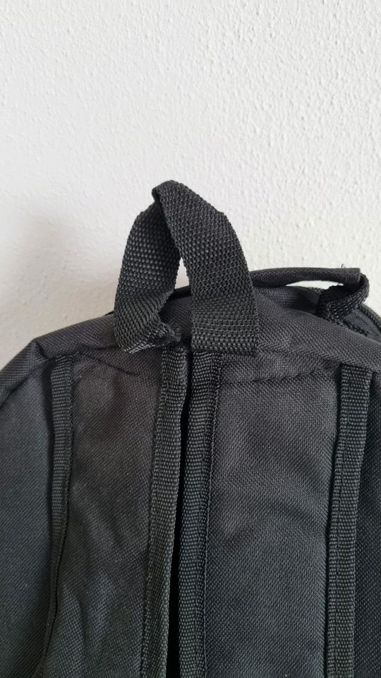 Rucksack schwarz grün in Kirchendemenreuth