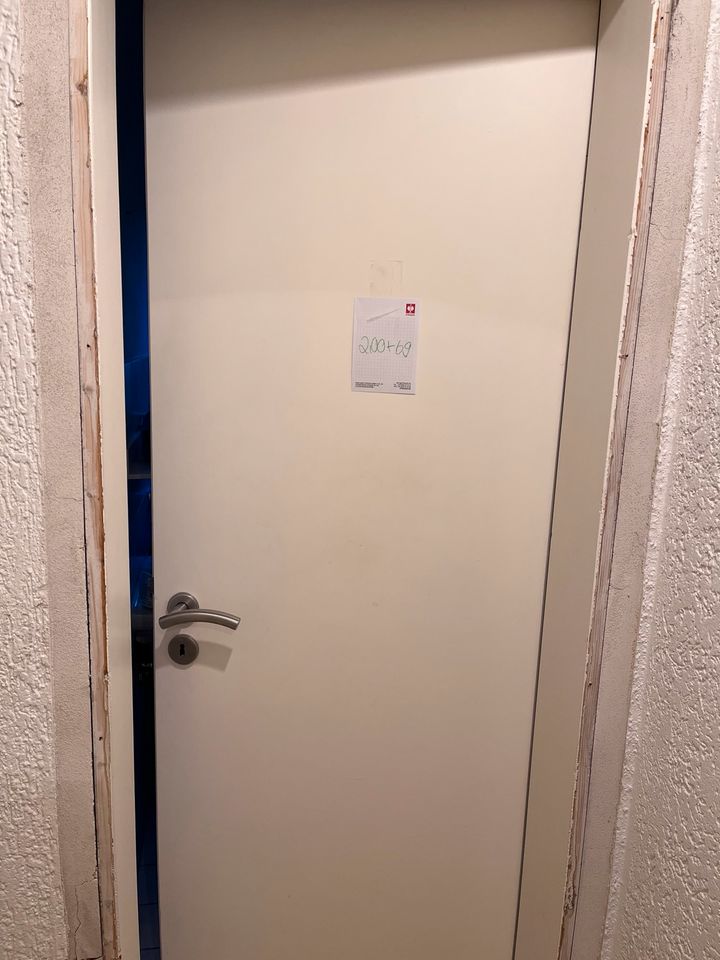 3 weiße Zimmertüren ohne Zarge zu verschenken in Bechtsrieth