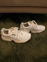 Adidas Sneaker Gr 40 2/3 weiß gold München - Berg-am-Laim Vorschau