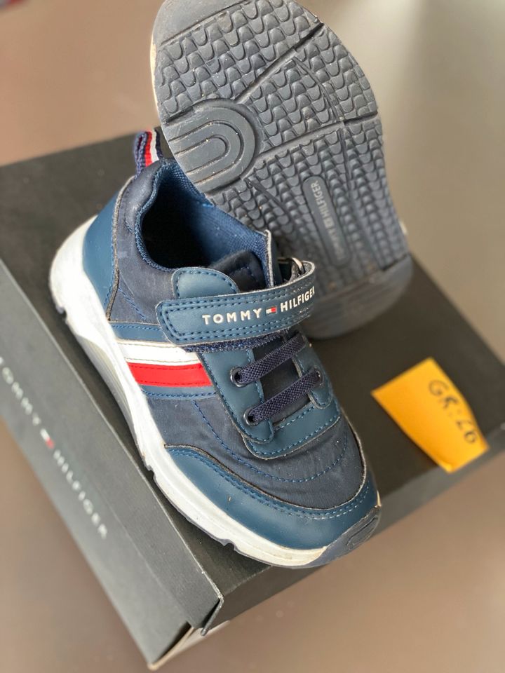 Tommy Hilfiger Sneaker Gr:26 1 Hand! in Darmstadt