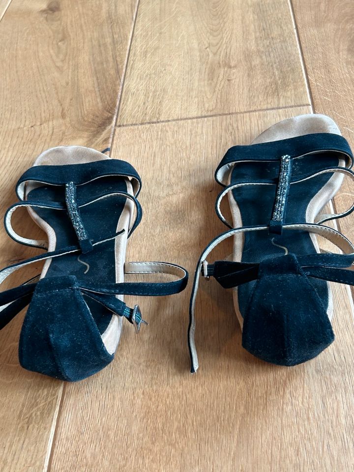 Unisa Leder Sandalen Gr 37 schwarz Strass in Leverkusen