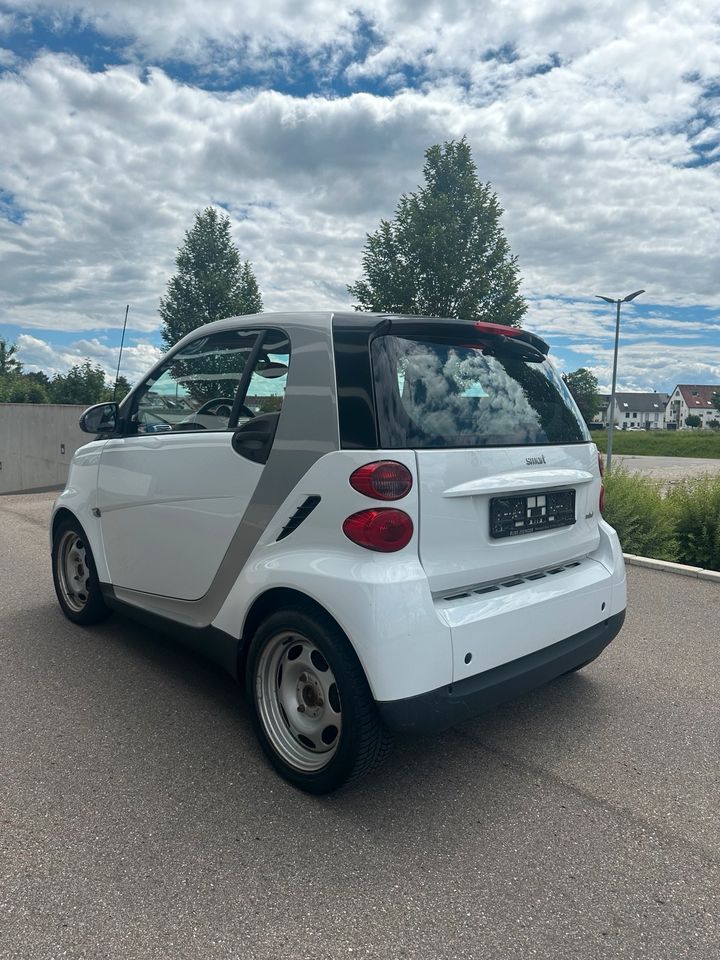 Smart ForTwo 451/Panorama Glasdach/8fach bereift/ Top Stadtauto in Stuttgart