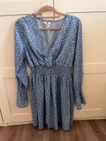 Blaues Kleid mit weißen Punkten Hessen - Korbach Vorschau