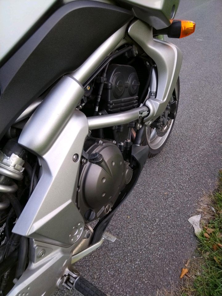 Kawasaki versys 650 mit ABS wenig km TÜV neu in Hürth
