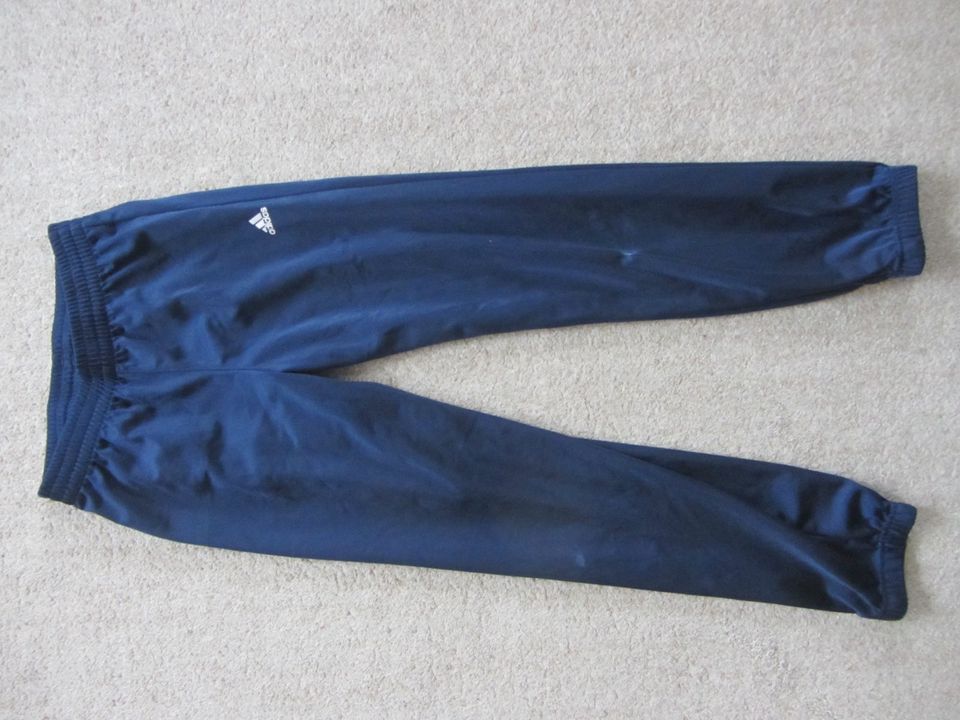 2x Adidas Sporthose lang Jungen Gr. 152  Vers. ab 2,25€ in Nördlingen