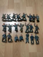 22 DDR NVA Spielzeug Figuren Soldaten Effelder VEB GST Masse Gumm Sachsen - Bautzen Vorschau