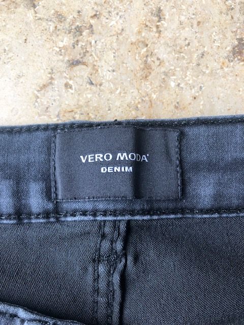Jeans Vero Moda Skinny schwarz Gr. S neu in Köln