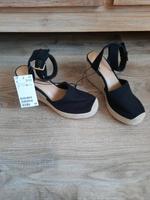 Damen Sandale mit Keilabsatz Gr. 38 neu  schwarz von H&M Niedersachsen - Emmerthal Vorschau