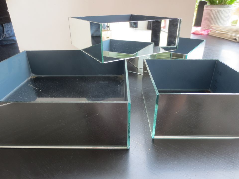 Spiegelglas Schalen  4er Set in Neuendettelsau